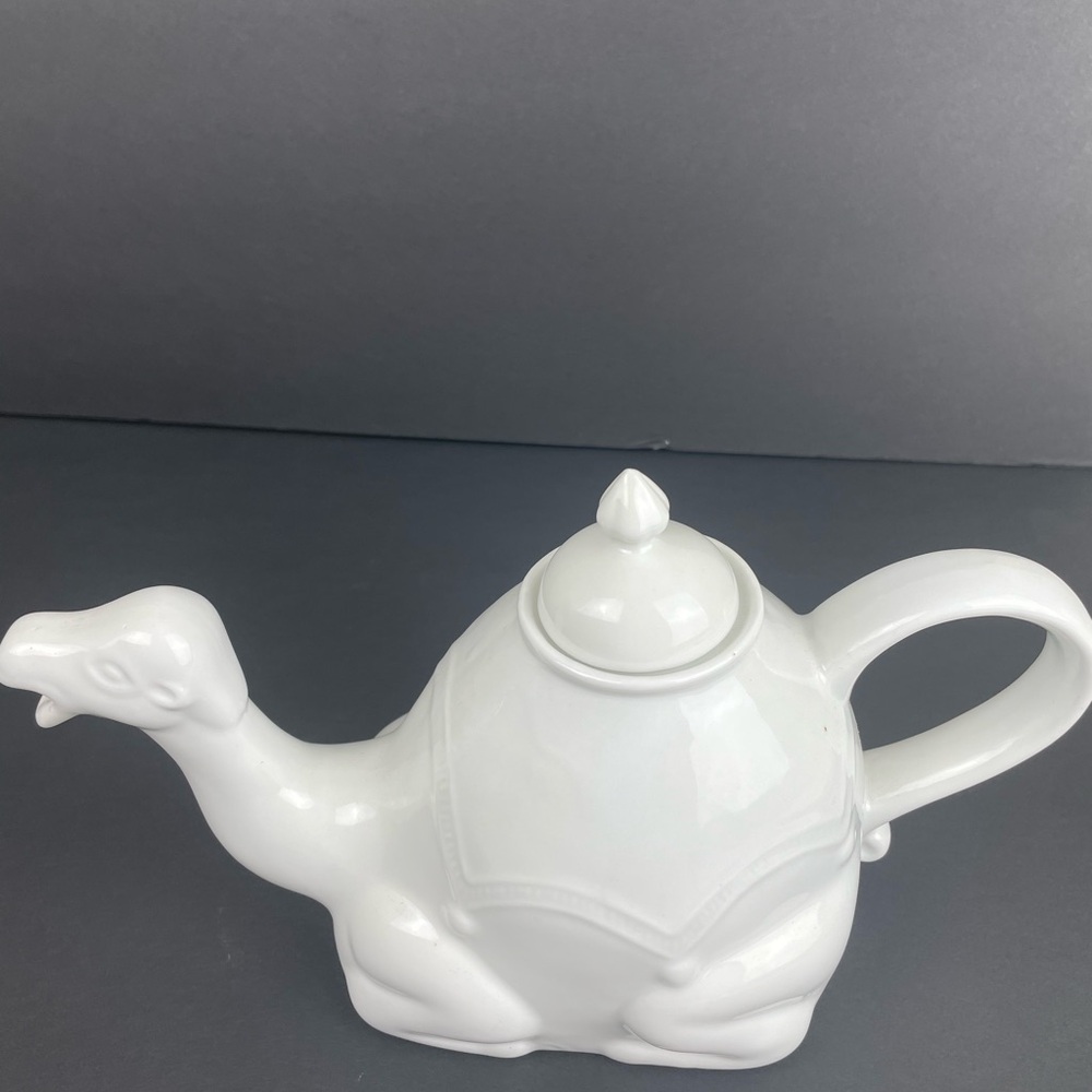 Cordon Bleu White Ceramic Camel Teapot